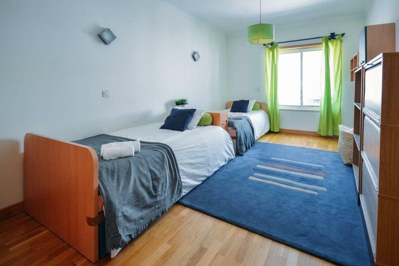 Fantastic Seaside Family Apartment With Pool Пареде Екстериор снимка
