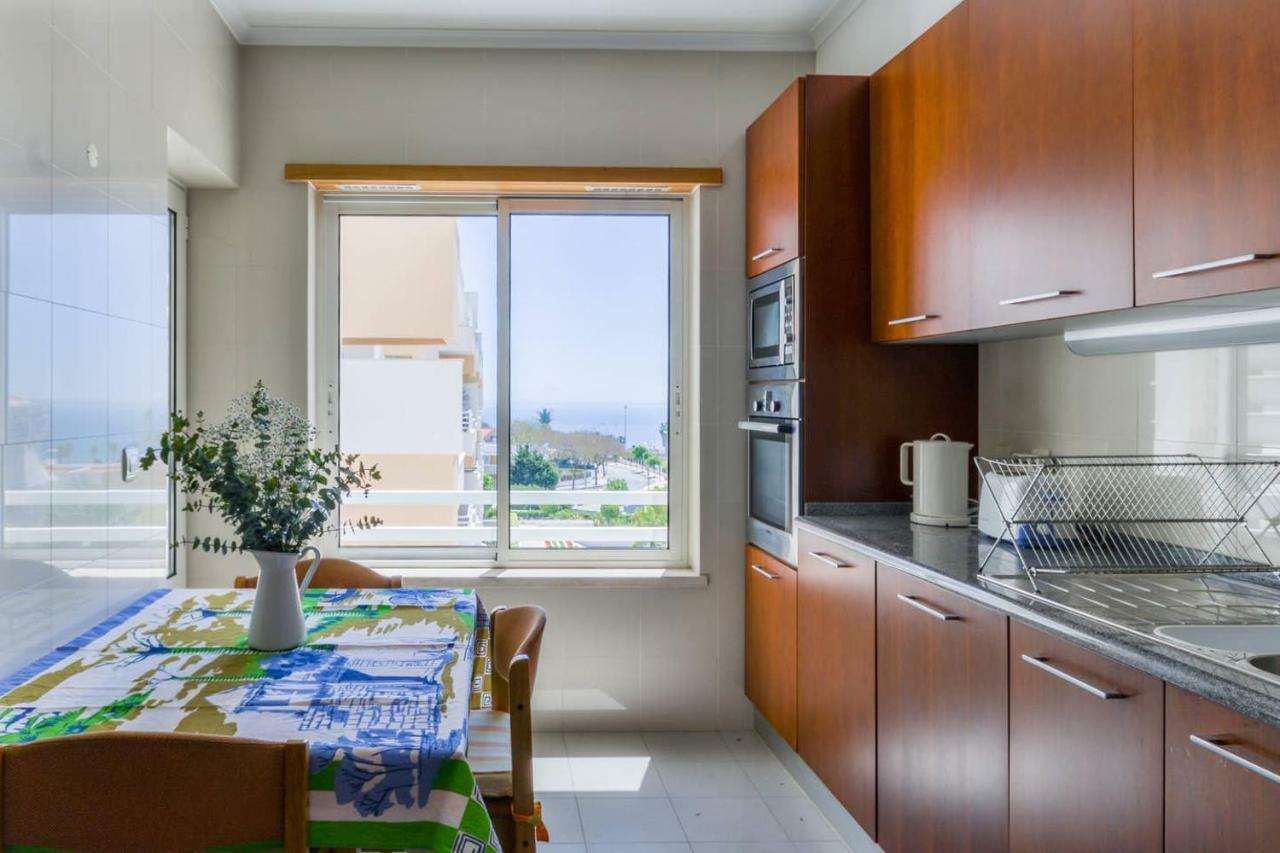 Fantastic Seaside Family Apartment With Pool Пареде Екстериор снимка