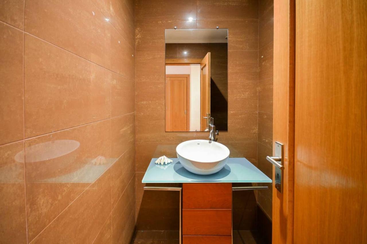 Fantastic Seaside Family Apartment With Pool Пареде Екстериор снимка