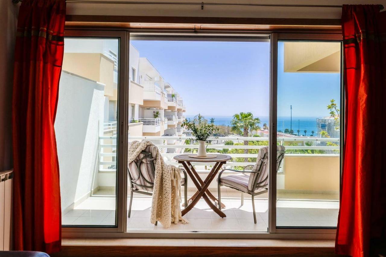 Fantastic Seaside Family Apartment With Pool Пареде Екстериор снимка